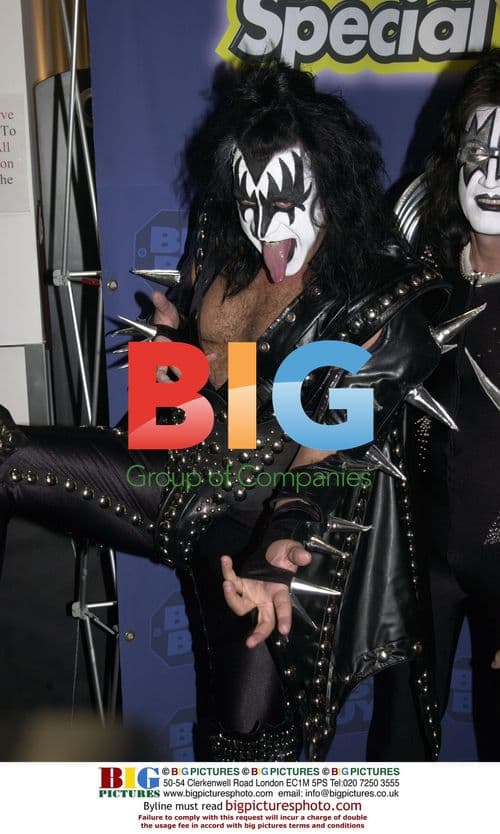 Kiss at Best Buy Signing