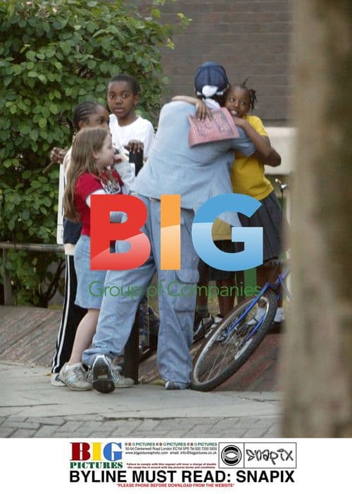 Simon Webbe Meets Fans