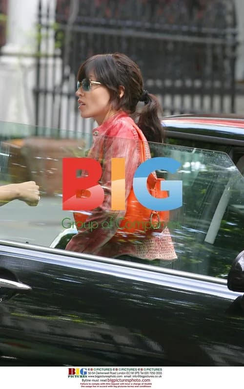 Dannii Minogue Has Lunch in Knightsbridge