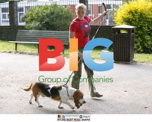 Sara Cox Picks Up Dog Poo in London