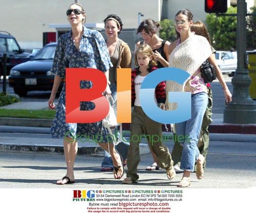 Demi Moore Shopping with Daughters