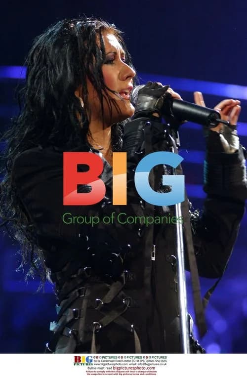 Christina Aguilera Performs in Pittsburgh