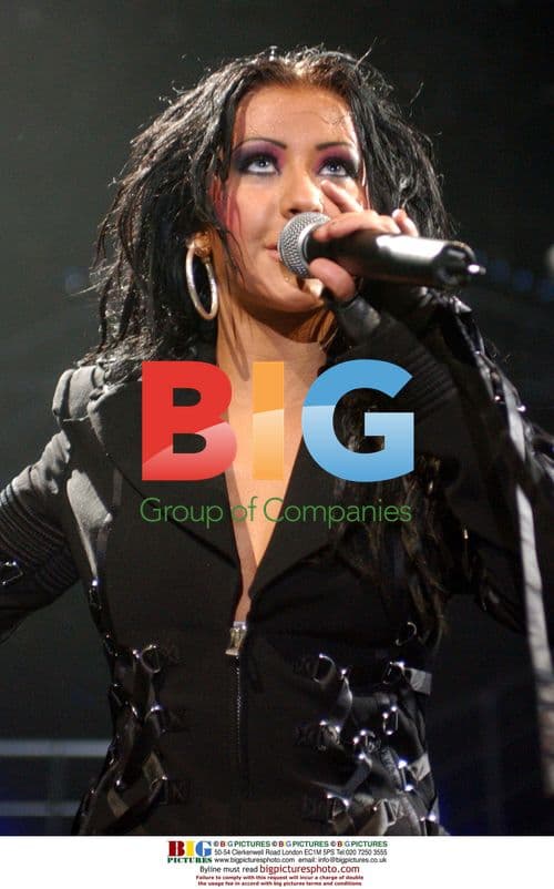 Christina Aguilera Performs in Pittsburgh