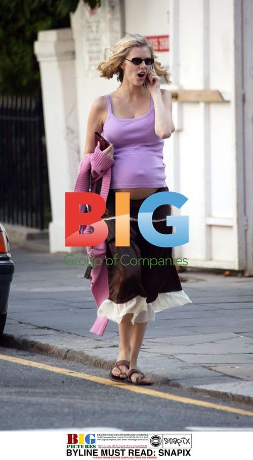 Pregnant Donna Air Shows Off Baby Bump