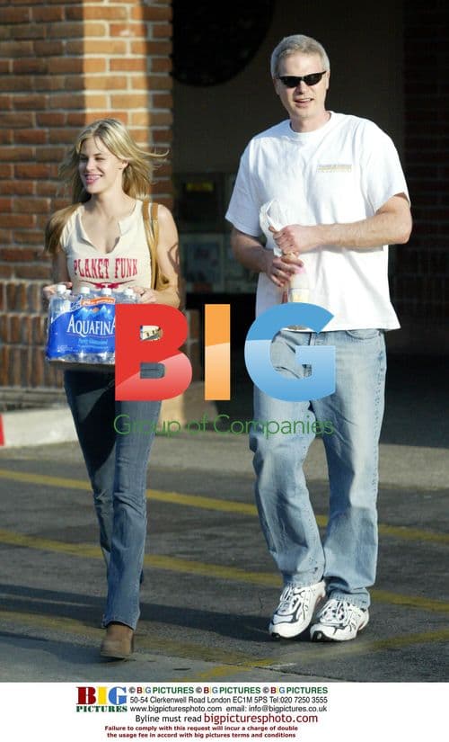 Steve Bing and Mystery Blonde Grocery Shopping