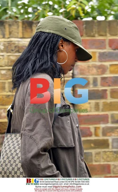 Burberry Spring 2023 Fashion Show