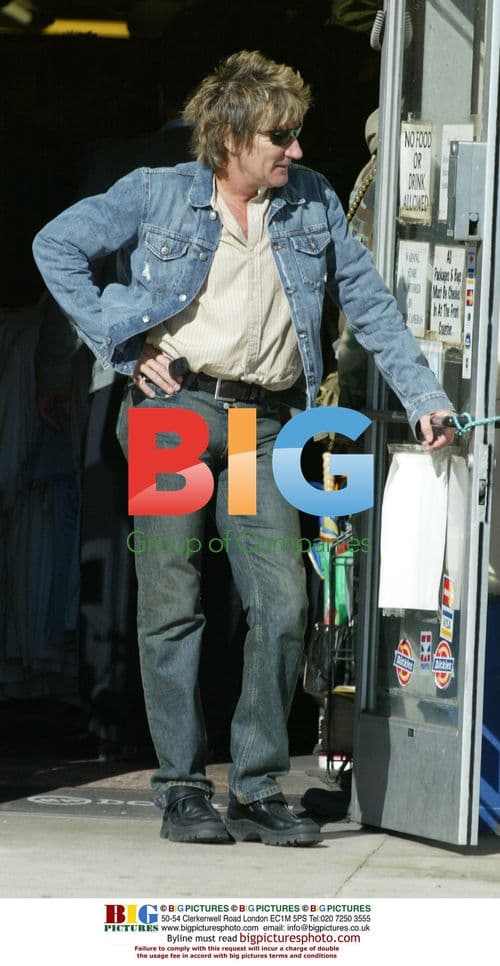 Rod Stewart Shopping at LA Flea Market