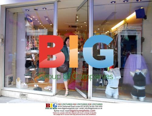 Scottish singer Sharleen Spiteri leaves London shop