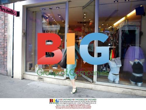 Scottish singer Sharleen Spiteri leaves London shop