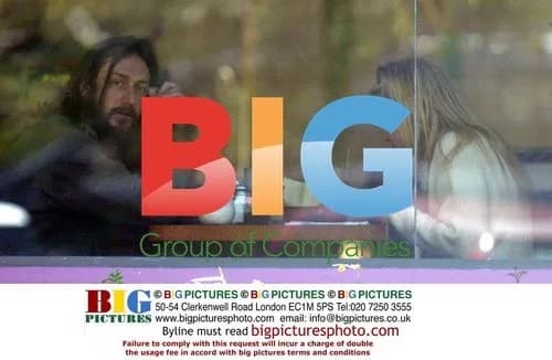 Kate Hudson and Chris Robinson Chow Down