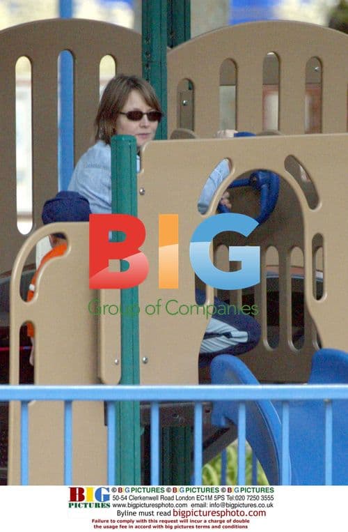 Jodie Foster Takes Kids to Play