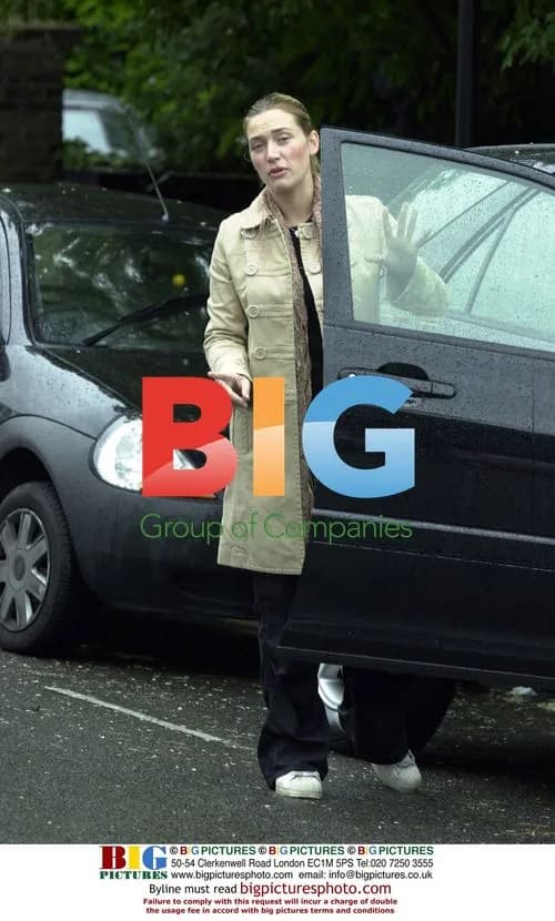 Kate Winslet leaving London home
