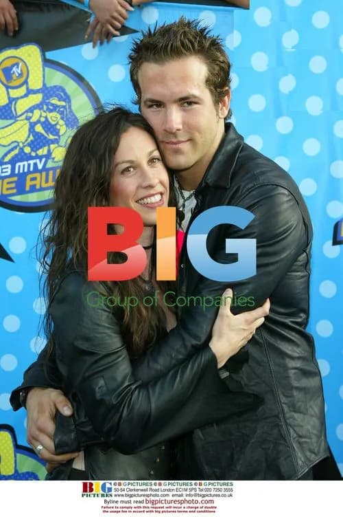 Alanis Morissette and Ryan Reynolds at 2003 MTV Movie Awards