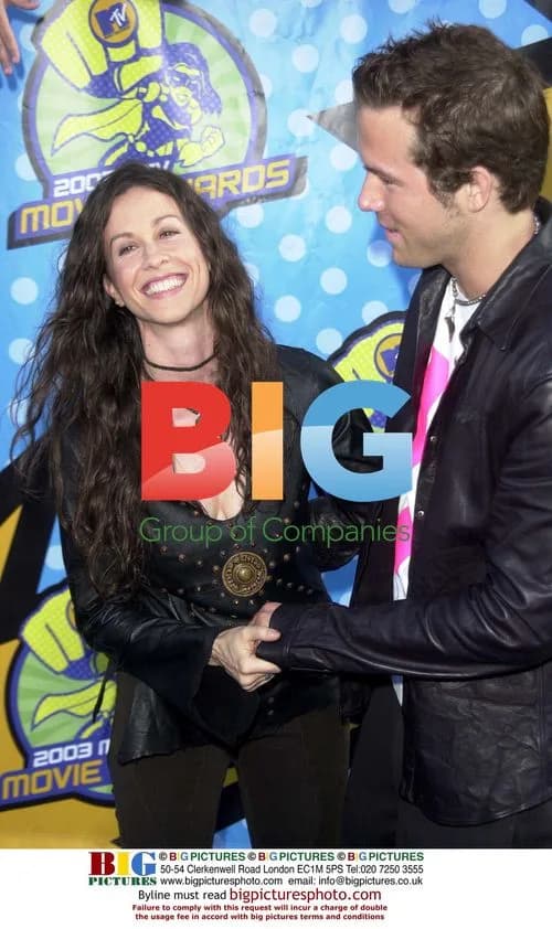 Alanis Morissette & Ryan Reynolds at 2003 MTV Movie Awards