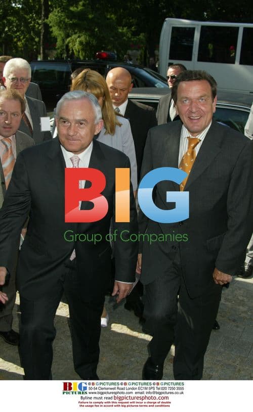 Schroeder Urges Poles to Vote in EU Referendum