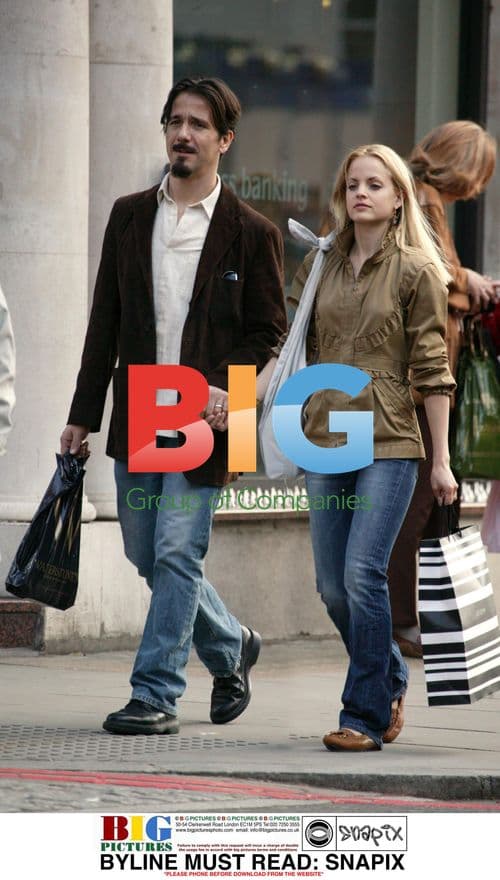 Mena Suvari Shopping in London