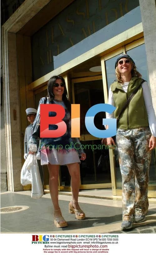 Francesca De Fazi and sister Bianka pose outside Colosseum