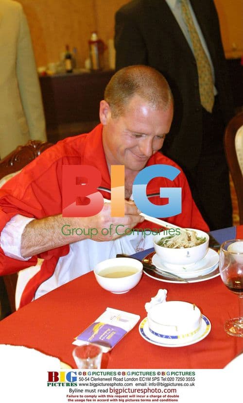 Paul Gascoigne Seen Dining in China