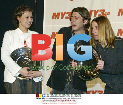 Yulia Chicherina and B-2 Band Members at MuzTV Awards