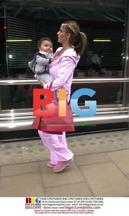 Glamour Model Jordan and Family Out Shopping