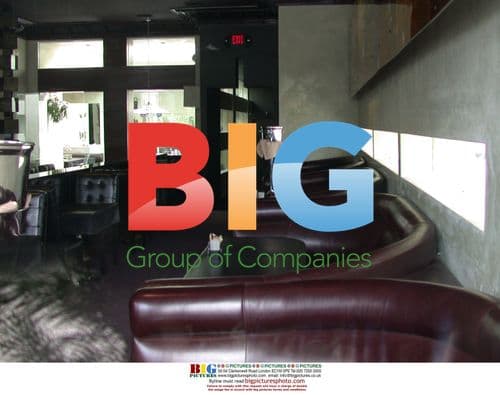 Actors Kutcher, Valderrama and Masterson Back Dolce Enoteca