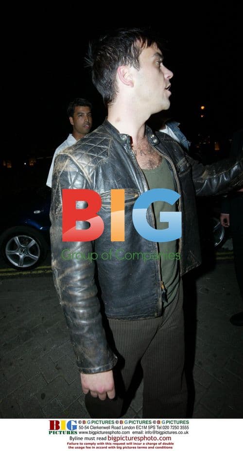 Robbie Williams Leaves Nobu with Ant, Dec & Friends