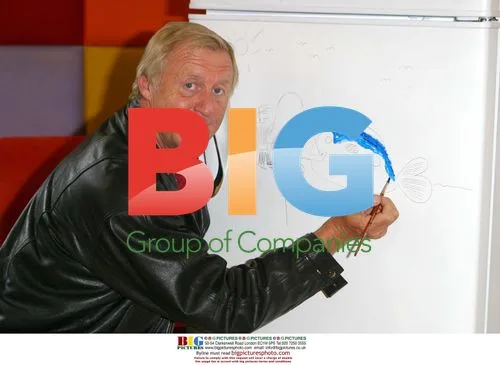 Chris Tarrant and Wife Paint Fridge for Charity