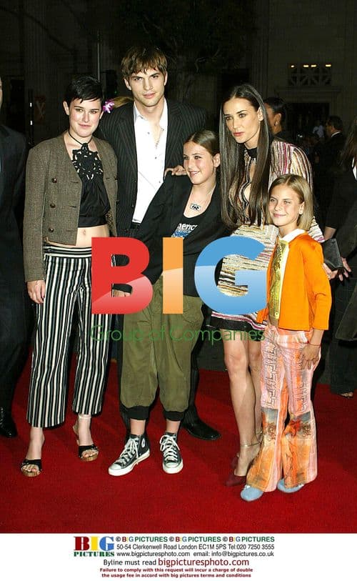 Ashton Kutcher with Demi Moore and daughters at Charlie's Angels premiere