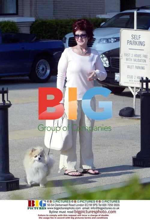 Sharon Osbourne Shopping with Dog