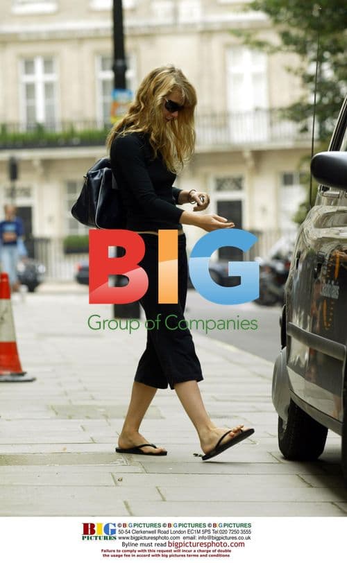 Gwyneth Paltrow leaving home for gym