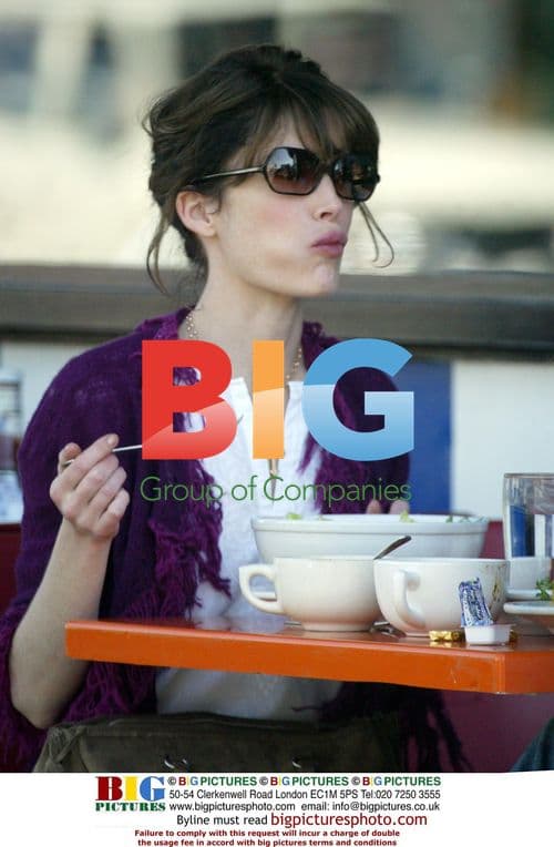 Lara Flynn Boyle eating salad in West Hollywood