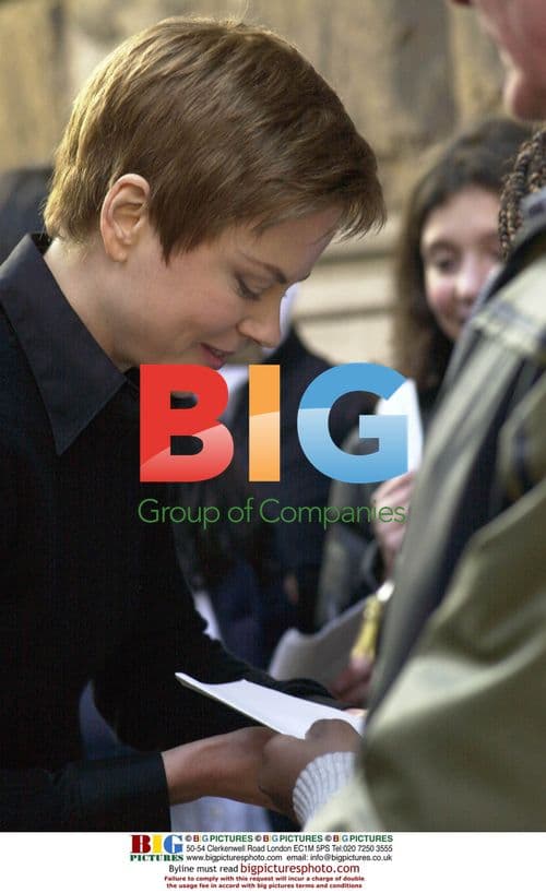 Nicole Kidman Shows Off New Hair Cut