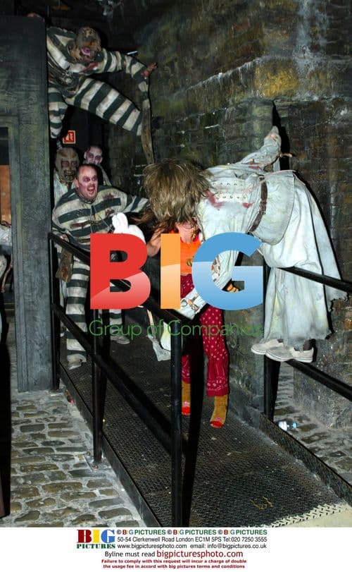 Carrie Underwood Performs at CMA Awards