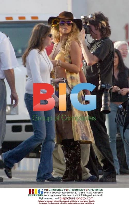 Mariah Carey and Joe Millionaire arrive by helicopter