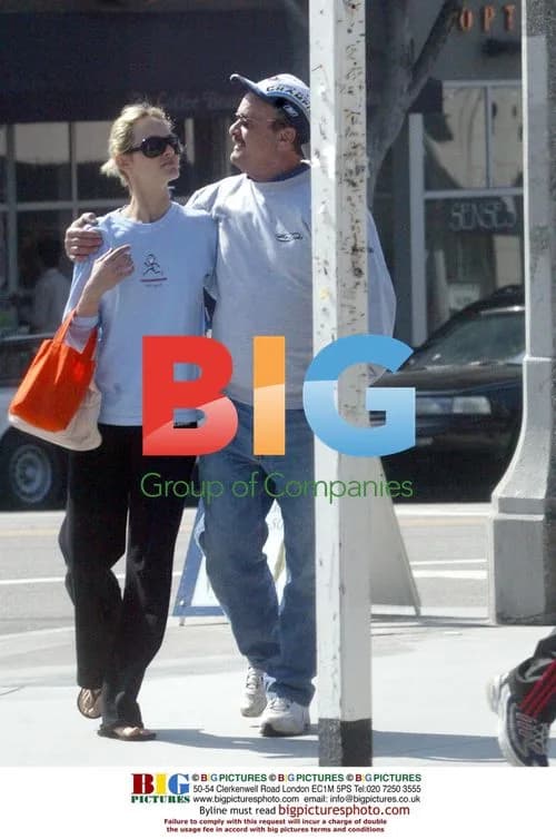 Amber Valetta and family walk in Santa Monica