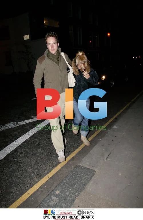 Geri Halliwell Tries to Hide from Camera