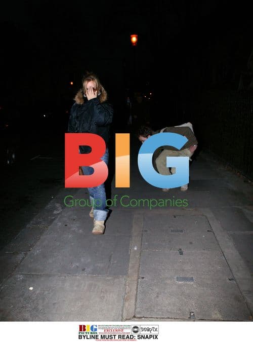 Geri Halliwell Tries to Hide From Friend