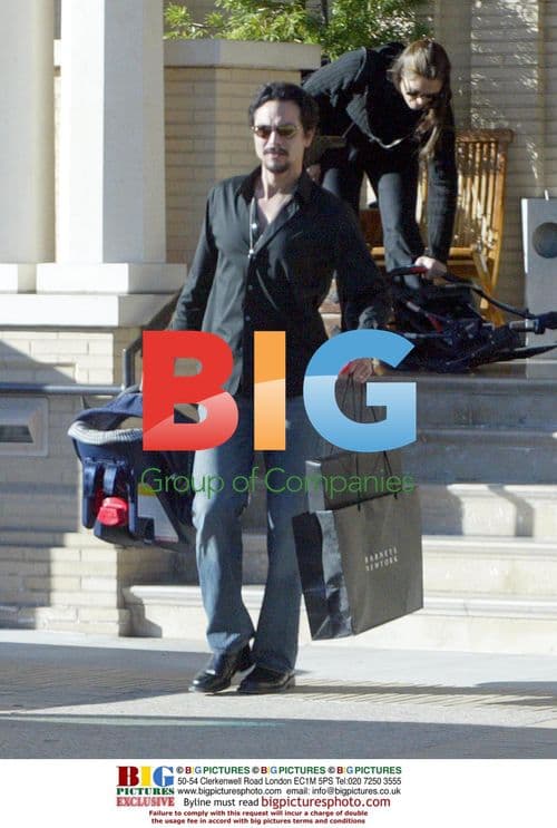 Benjamin Bratt & Talisa Soto Shopping with Baby