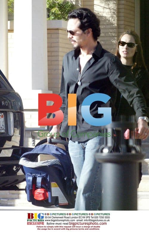 Benjamin Bratt and Talisa Soto Shopping with Baby