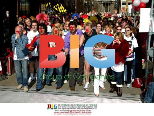 TAMZIN OUTHWAITE, ANTHEA TURNER, NICK KNOWLES AND LISA ROGERS AT RED NOSE DAY RUN