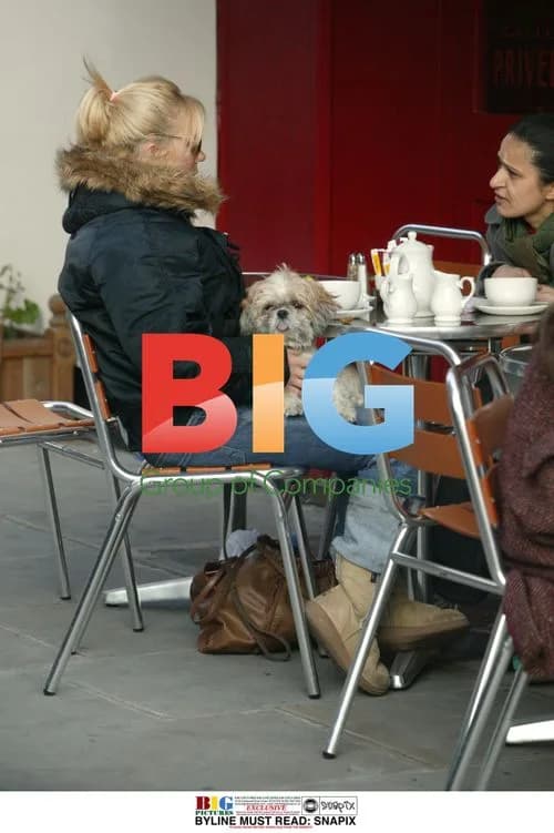 Geri Halliwell Enjoys Afternoon Drink with Dog