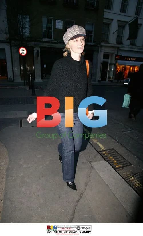 Actress Joely Richardson Shopping in London