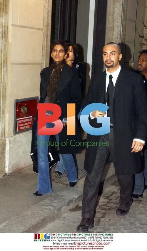 Halle Berry Shopping in Rome