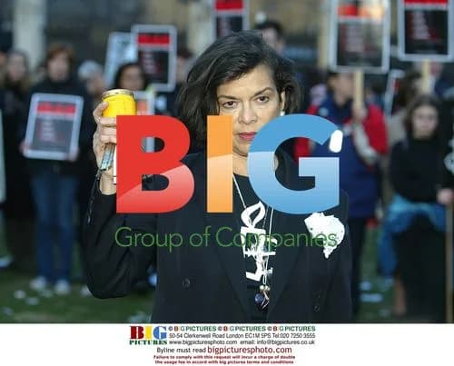 Bianca Jagger at Amnesty Protest in London