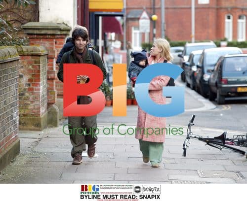 Melinda Messenger and Family Out for Walk in London