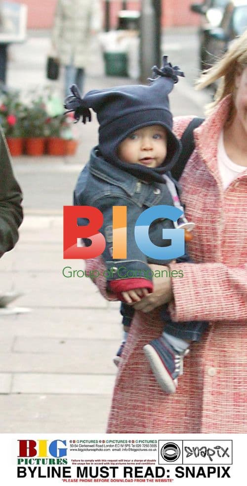 Melinda Messenger Enjoys Family Walk