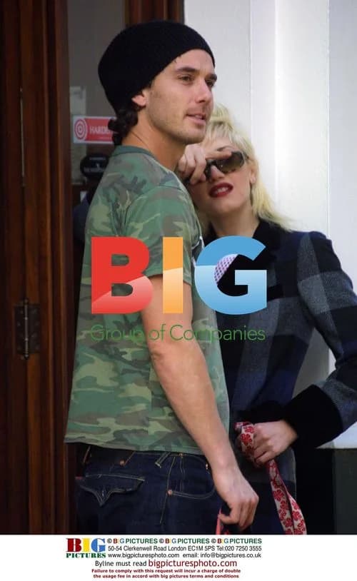 Gwen Stefani Out with Gavin Rossdale and Dog