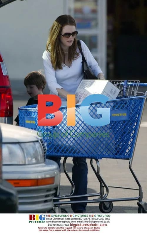 Julianne Moore Out with Kids