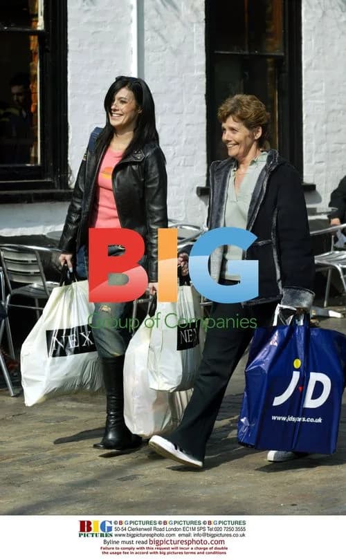 Kym Marsh and Mother Shopping in St Albans