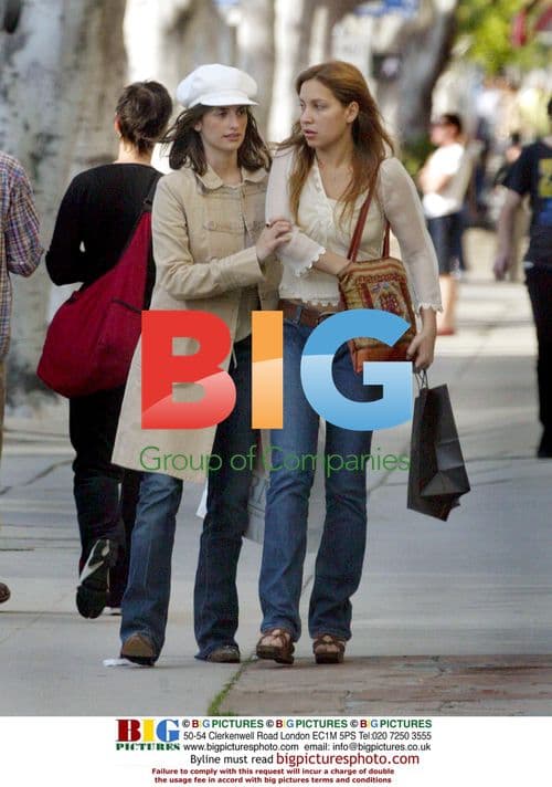 Penelope Cruz Shopping in West Hollywood